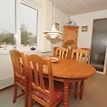 With Fireplace 02 Semesterbostad